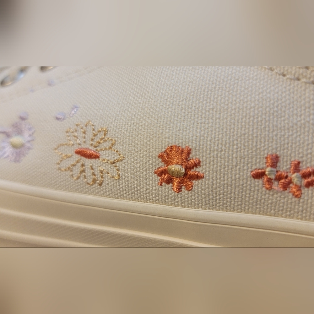 Embroidered converse - Picture 4 of 6